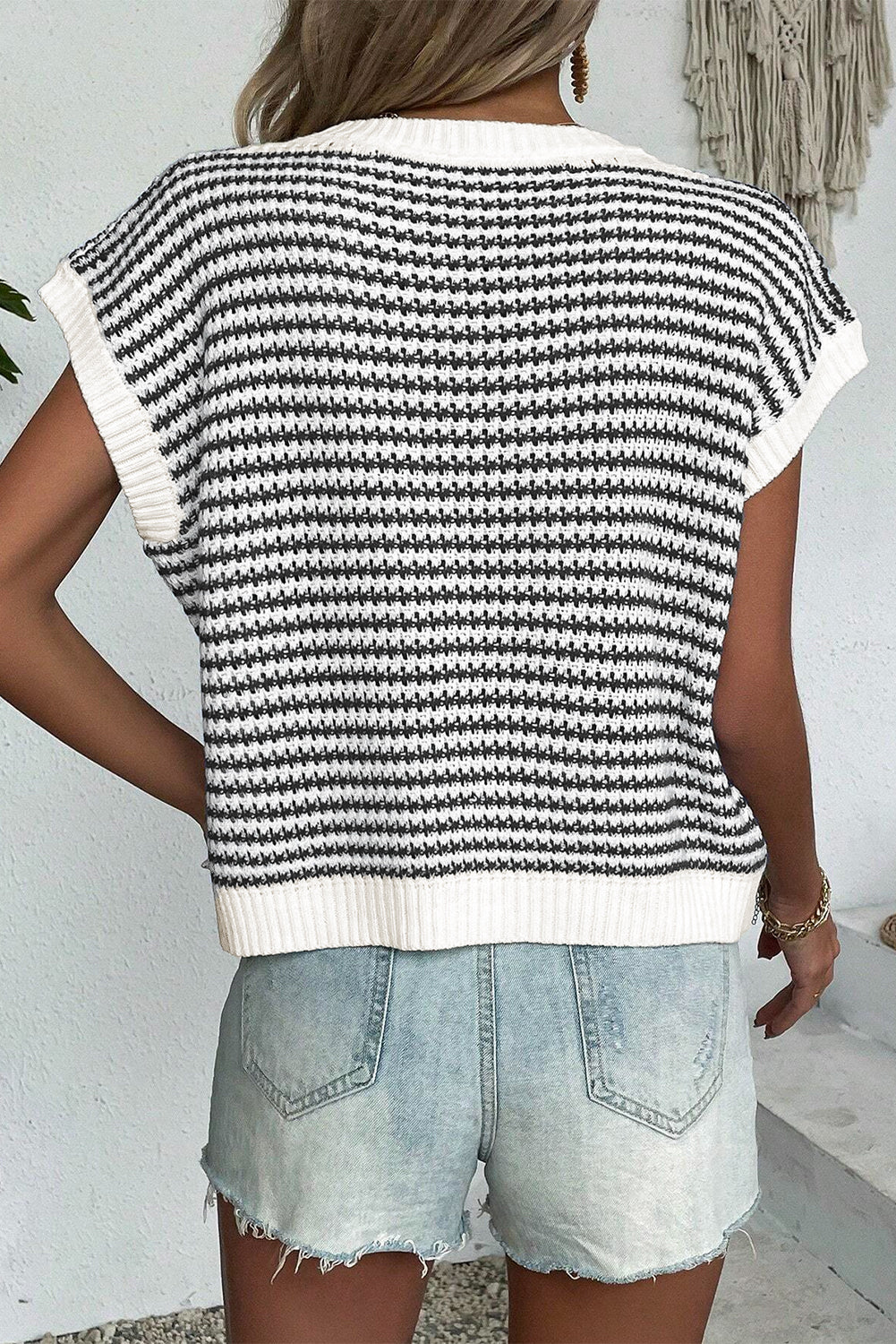 Black Stripe Ribbed Trim Loose Fit Knitted Sweater Vest